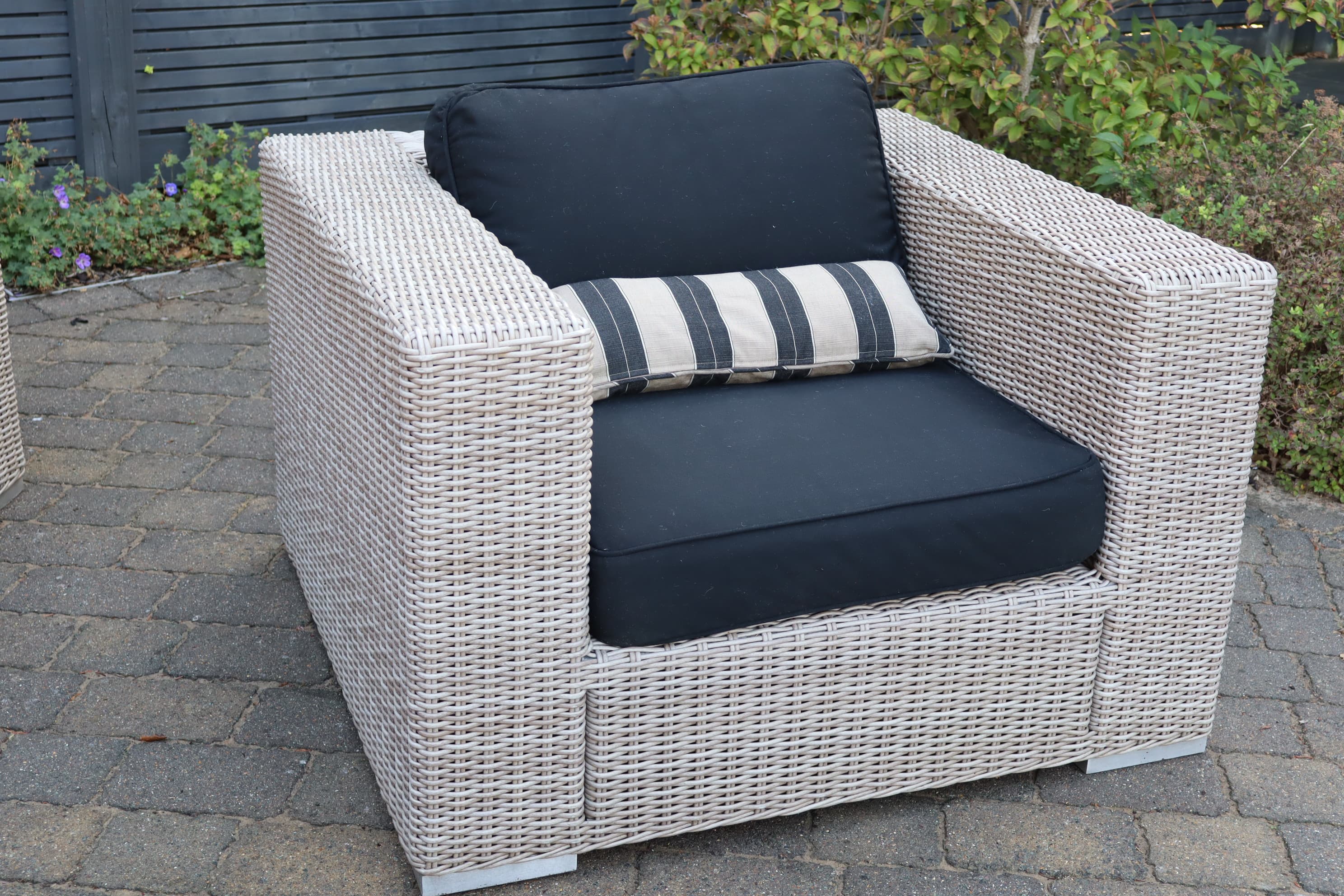 Teak & Mahogany 6-seater luxury rattan lounge set